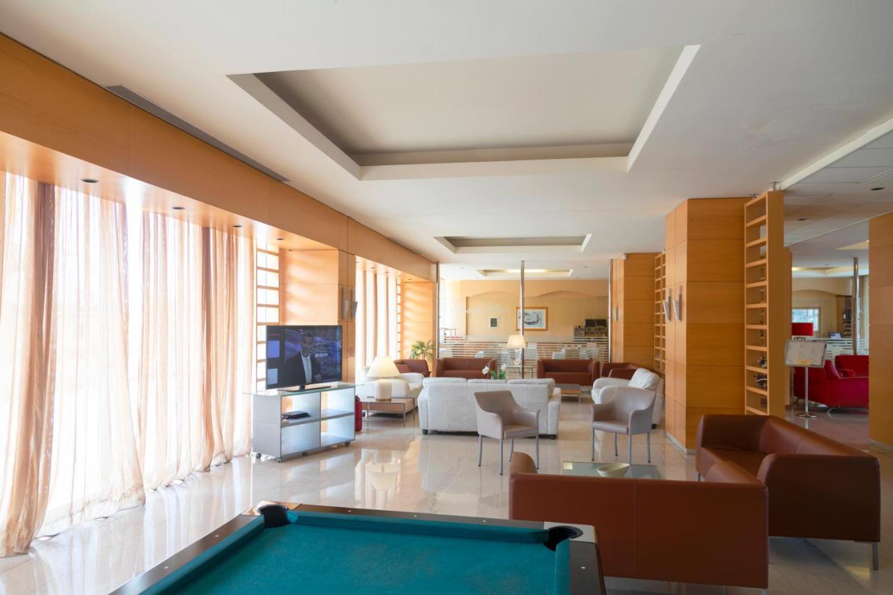 โรงแรมอาธีเนี่ยน Rhodes City ภายนอก รูปภาพ