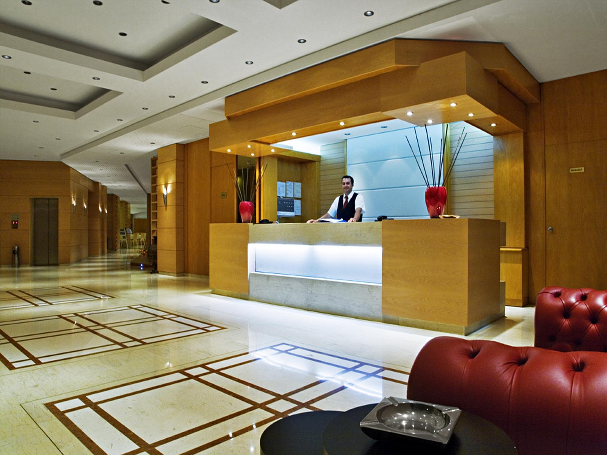 โรงแรมอาธีเนี่ยน Rhodes City ภายนอก รูปภาพ