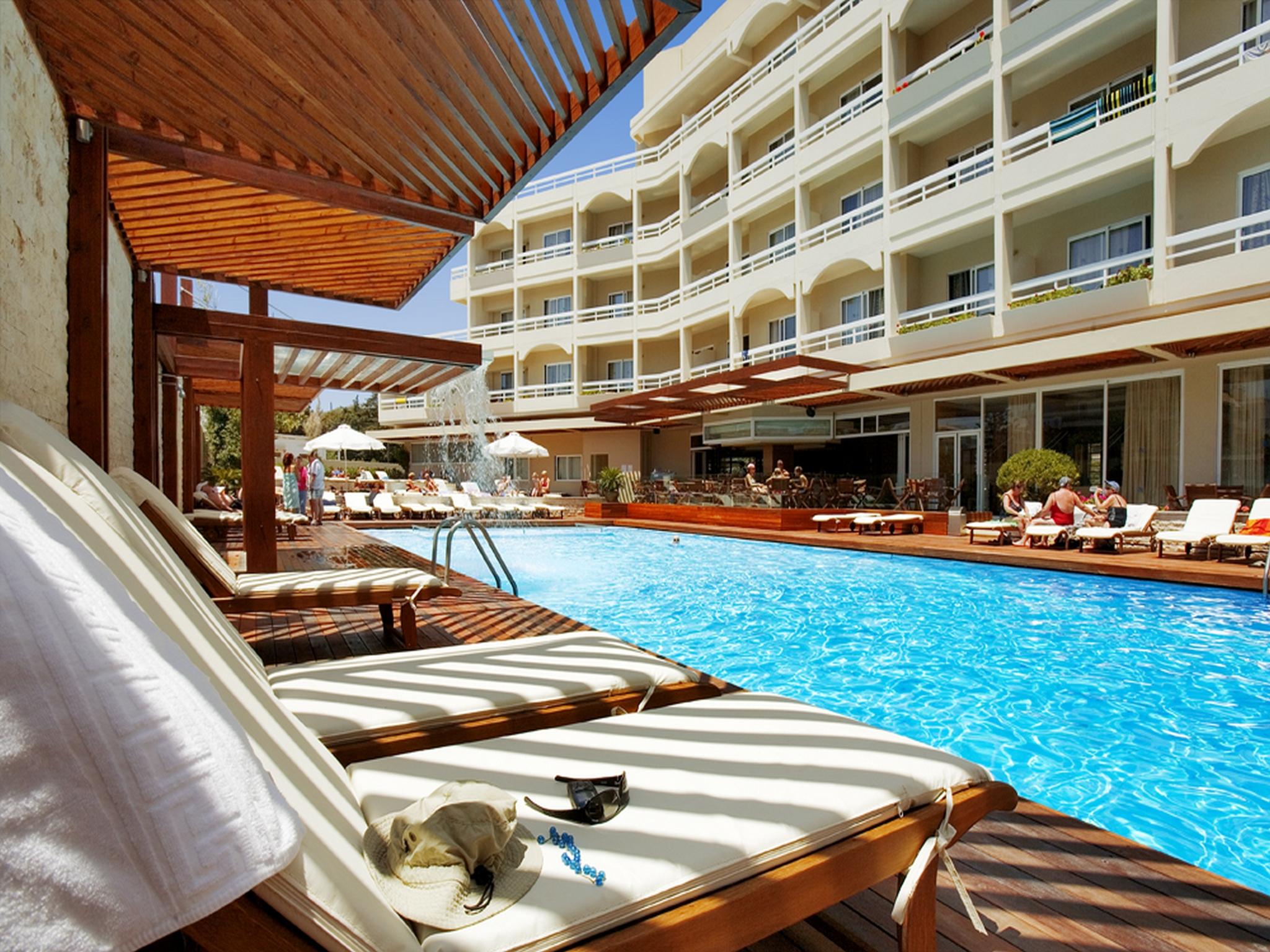 โรงแรมอาธีเนี่ยน Rhodes City ภายนอก รูปภาพ